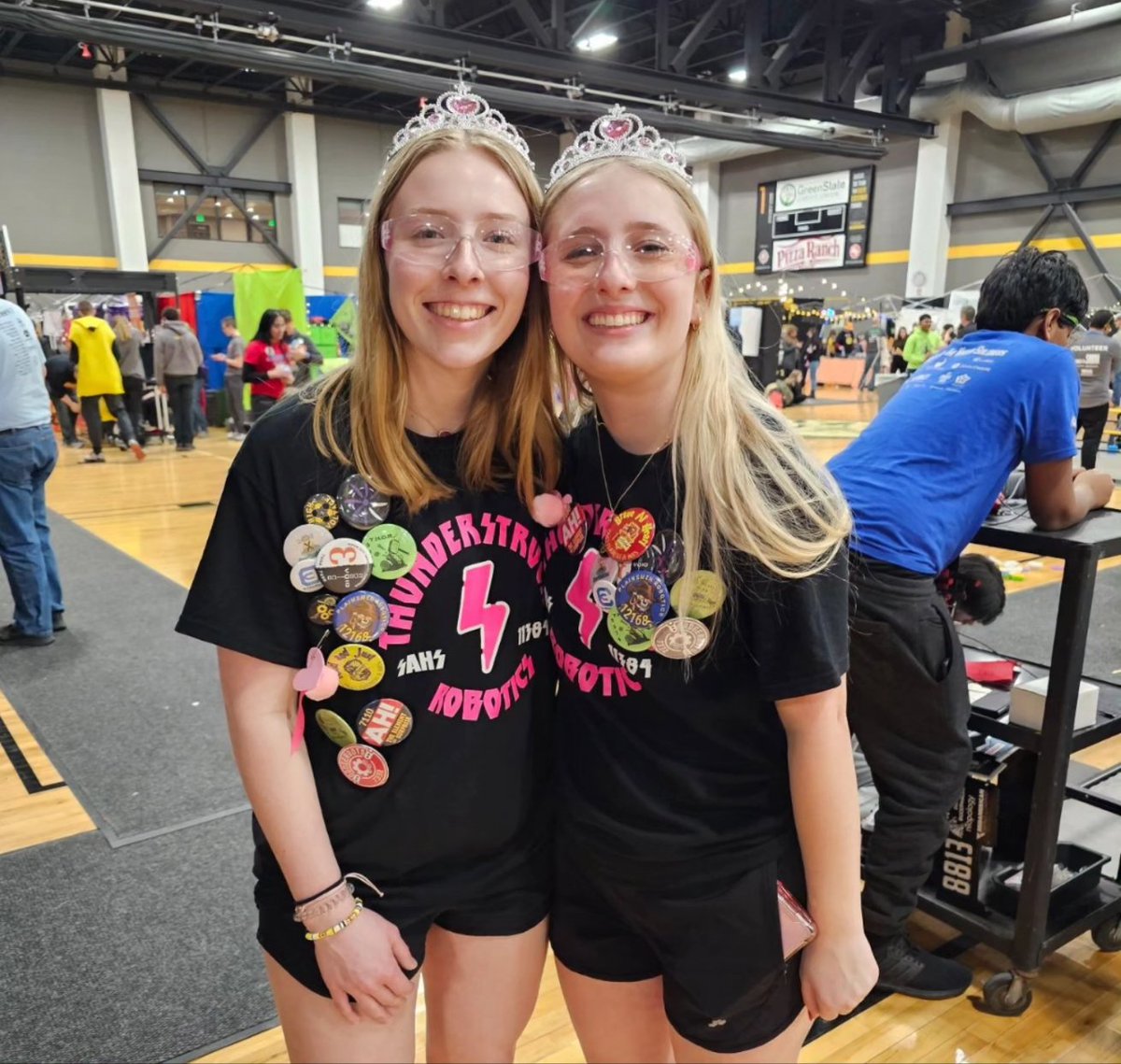 Thunderstruck has finished setting up the pit. We have also passed field and robot inspection and have completed judging! 
#ftc #robotics