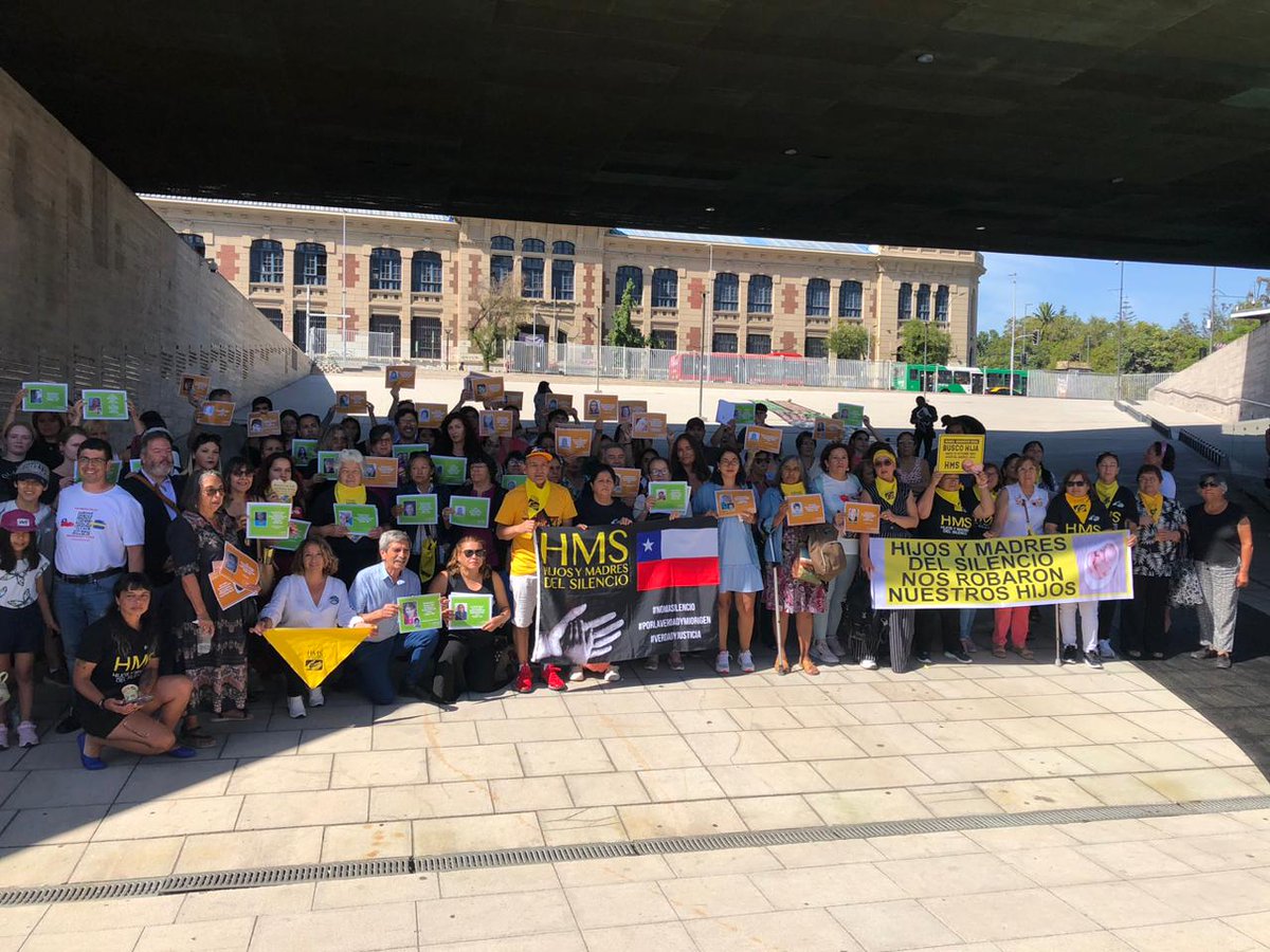 Claupascualgrau's tweet image. Hoy acompañamos la inauguración del Congreso de Hijos Y Madres del silencio. Organización que busca a los niños y niñas dadas en adopción irregular. La mayoría se produjo en tiempos de dictadura. Avancemos en políticas públicas que aborden también este horror a #50añosDelGolpe ✊