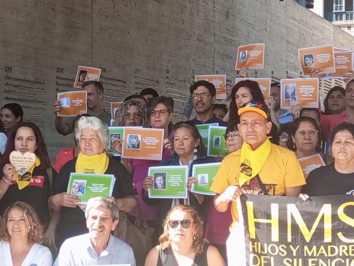 Claupascualgrau's tweet image. Hoy acompañamos la inauguración del Congreso de Hijos Y Madres del silencio. Organización que busca a los niños y niñas dadas en adopción irregular. La mayoría se produjo en tiempos de dictadura. Avancemos en políticas públicas que aborden también este horror a #50añosDelGolpe ✊