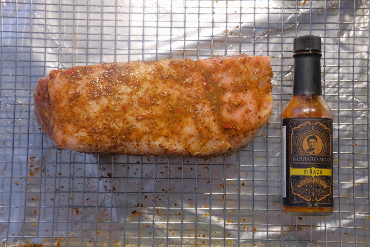 pipozoft's tweet image. First time cooking some prime rib marinated with @BarbaroMojo and cooked to perfection with the help of @MEATERmade 😯🥩🔥 all while being in endless meetings 😂

#carnivore #hotsauce