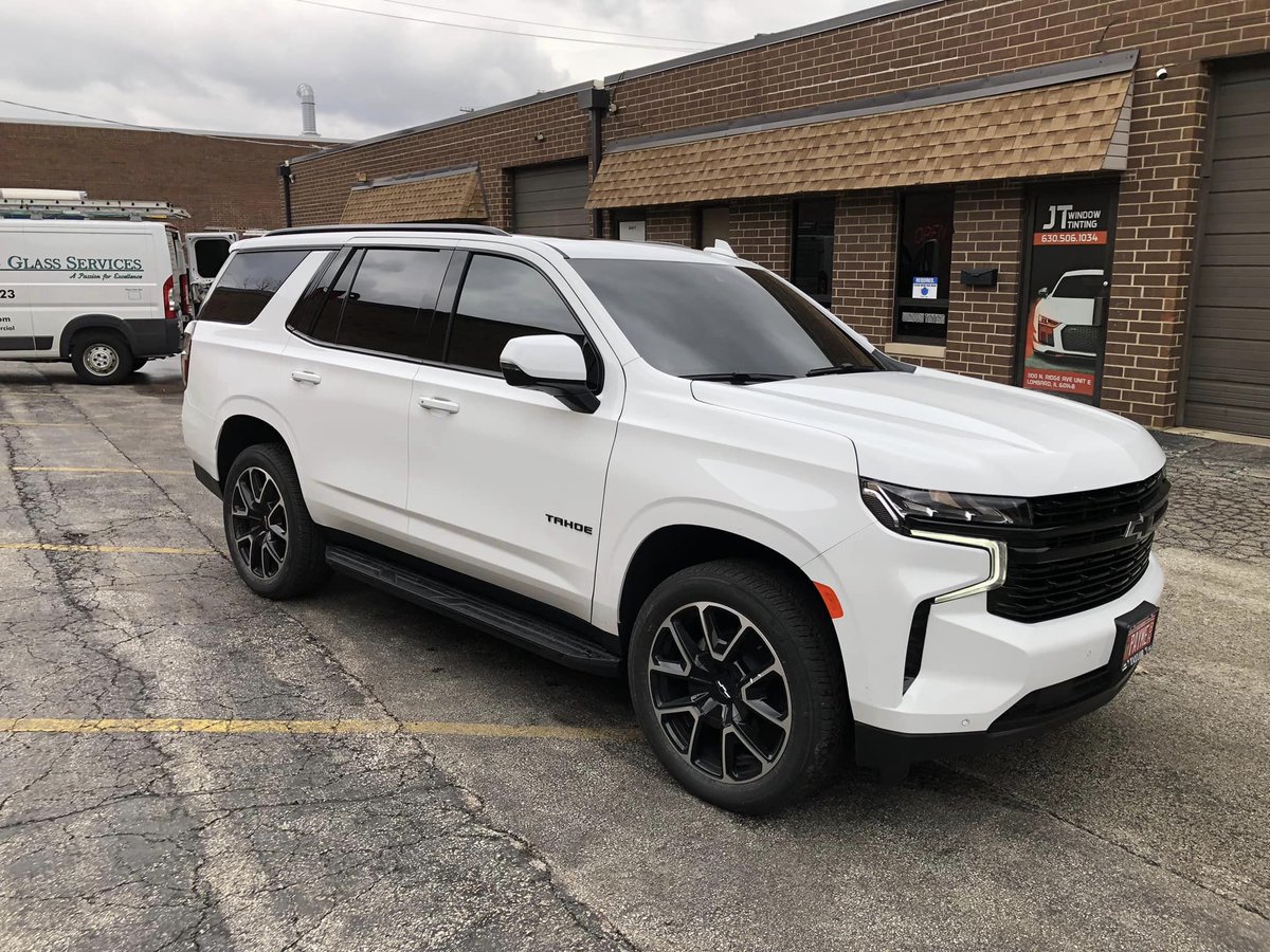 RaynoWindowFilm's tweet image. Check out this 2024 Chevrolet Tahoe with sleek Rayno Phantom S5 tint for unmatched style and privacy.

Thanks to JT Window Tinting in Lombard, IL for the perfect installation.

#DealerLove #Rayno #Chevrolet #Tahoe