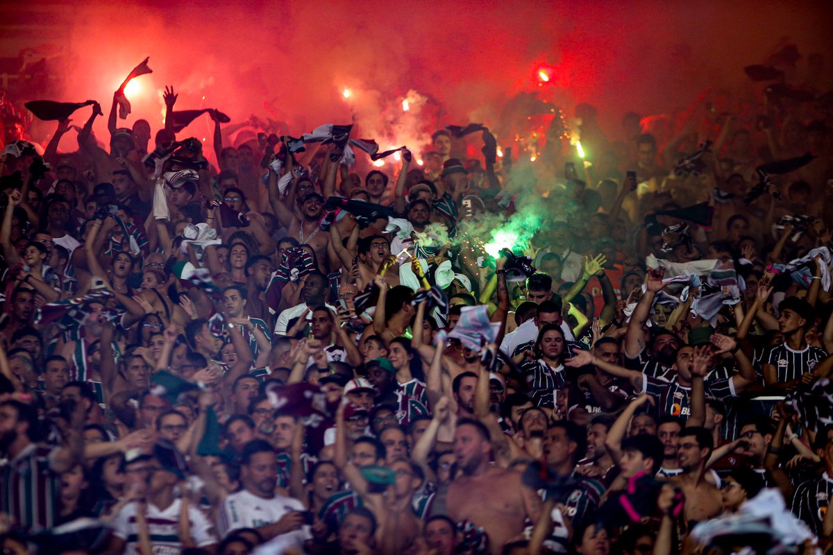 Sonhamos muito com esse dia. Profetizamos JUNTOS! Realizamos em uma festa histórica no Maracanã. Por todos vocês que jogaram junto com a gente em todos os momentos e por todos que não puderam viver isso conosco. Obrigado, torcida Tricolor! 📸: Marcelo Gonçalves e Marina…