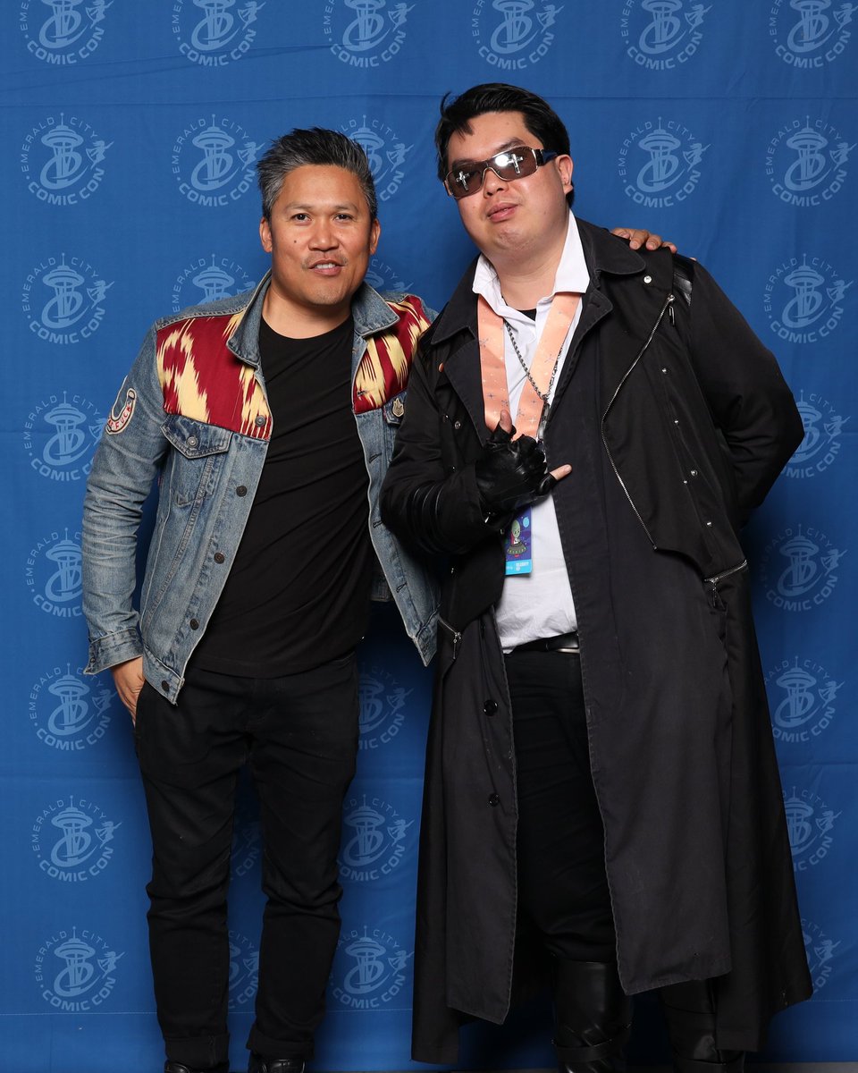 jericollage70's tweet photo. My Fourth Time meeting @dantebasco again @emeraldcitycon! It's always awesome meeting you again Dante! #ECCC #ECCC2024 #Hook #AvatarTheLastAirbender #AmericanDragonJakeLong #Zevo3 #CampCamp #TheLegendOfKorra #StarWarsRebels
Collage Credited By Me πΈ: @jericollage70 https://t.co/khUCfcvJ9w