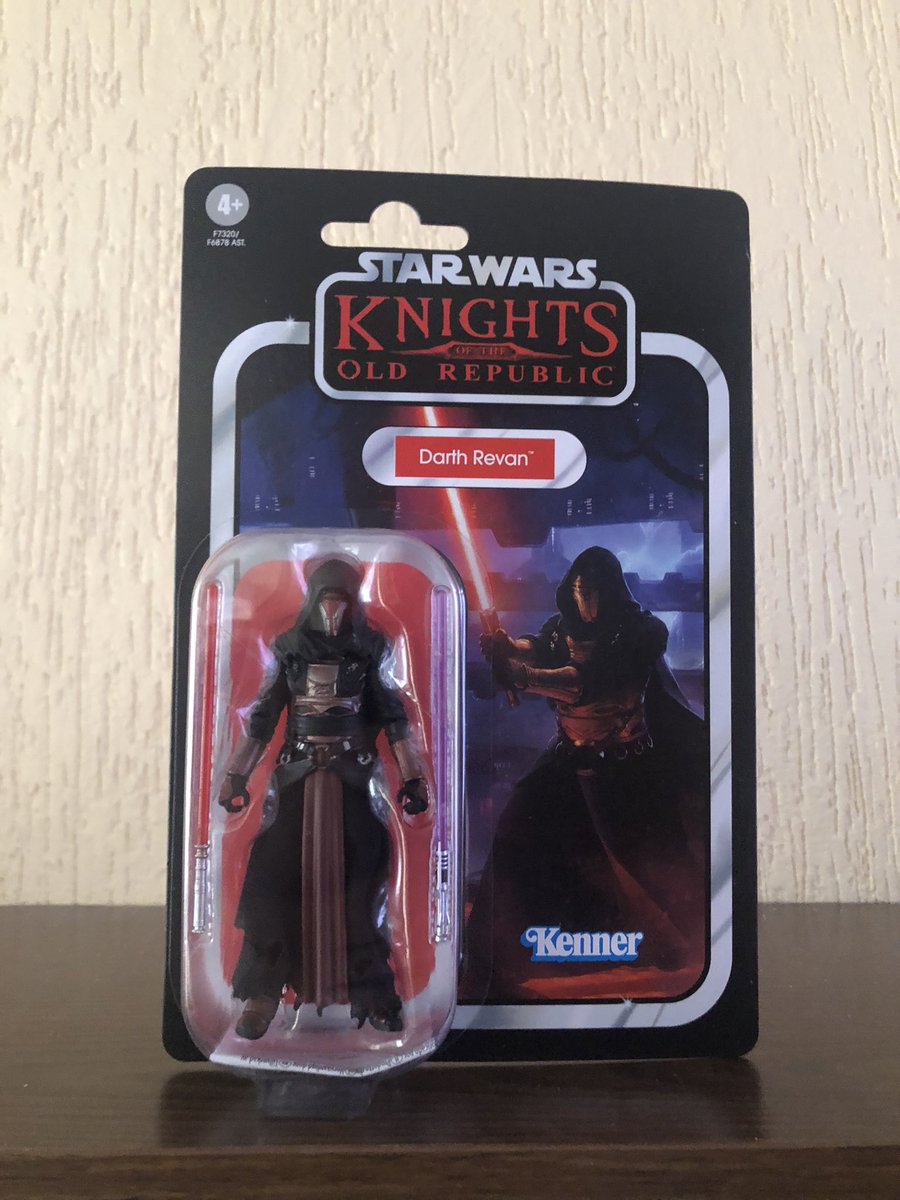 Revan fue un antiguo Lord Sith, quien era el homónimo de la «Legión Revan», la 3.ª Legión de los soldados Sith del Sith Eterno de Darth Sidious.  #StarWars #VintageCollection