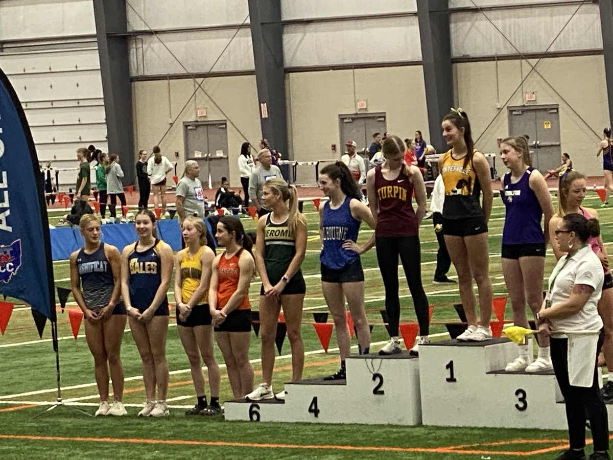 HeilJon's tweet photo. At the indoor state meet, Lexi Lape gets all-Ohio honors with her 8th place finish in the pole vault. Great job Lexi! @LadyGalesCC @LadyGalesTandF @JenniferLape2 https://t.co/k1UukNcKgF
