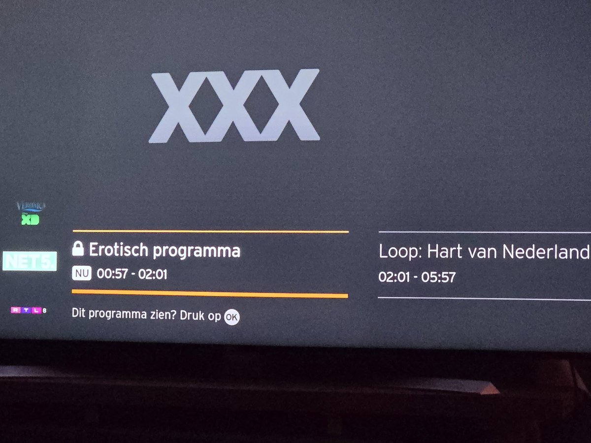 Paula1974Nov's tweet image. Het moet even niet gekker worden dat ik volwassene na middernacht op #NET5 een pincode moet invoeren om een z.g.n. sexueel getint programma te bekijken terwijl kleuters en kinderen met de meest expliciete literatuur "inhoud" en op NPO worden geconfronteerd in de week van…