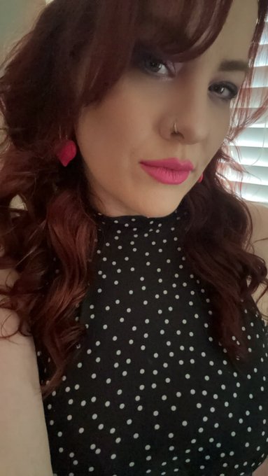 Playing around getting ready for my weekend adventure with my hunnie bunny. How do I look? https://t