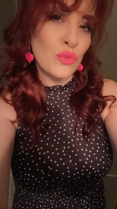 Playing around getting ready for my weekend adventure with my hunnie bunny. How do I look? https://t