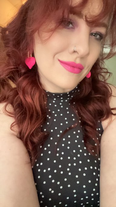 Playing around getting ready for my weekend adventure with my hunnie bunny. How do I look? https://t