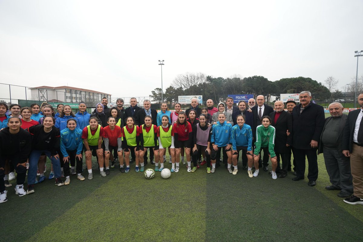 Gençlik ve Spor Bakanımız Sayın <a href="/OA_BAK/">Dr. Osman Aşkın Bak</a> ile birlikte Dudullu Spor Kulübü'müzü ziyaret ettik. 

Başarılarıyla Ümraniye'mizi gururlandıran Dudullu Spor Kulübü'müze başarılar diliyorum.