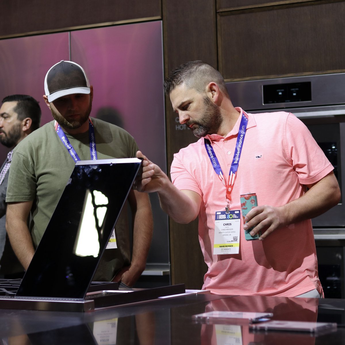 SKSappliances's tweet image. Day 3 of #KBIS2024 was one for the books. Chef Jordan joined Chef Nick in the culinary demo excitement as guests enjoyed a final day of viewing our built-in luxury kitchen innovations and savoring our olive oil tastings. 🍴

Hope to see you at next year’s KBIS festivities. 🥂