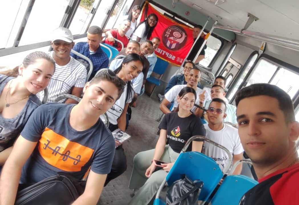 “Creer en los jóvenes es ver en ellos, además de  entusiasmo, capacidad; además de energía, responsabilidad; además de  juventud, pureza, heroísmo, carácter, voluntad, amor a la Patria, fe en  la Patria. ¡Amor a la Revolución, fe en la Revolución!. #FidelPorSiempre #Cuba #CDRCuba