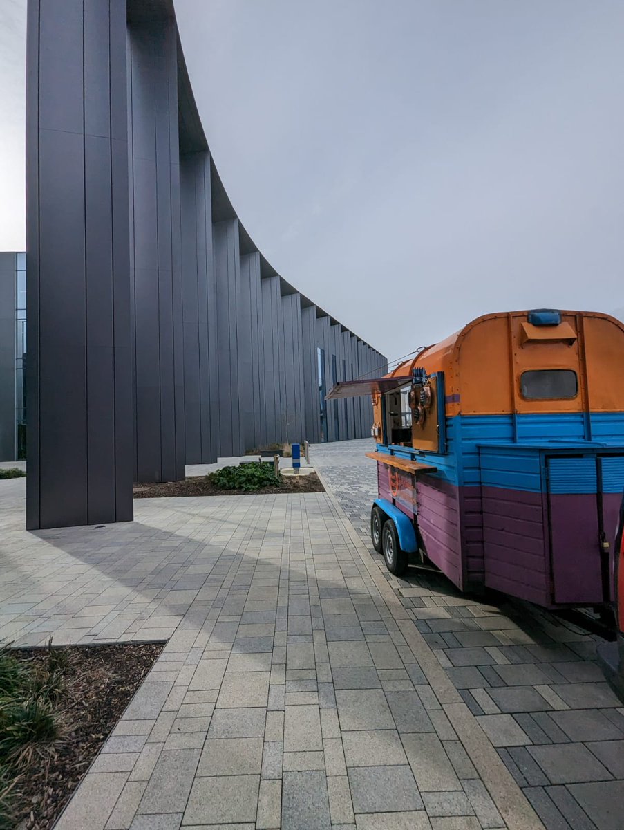 Another happy corporate client this week, 230 covers for lunch!
Thanks again for having us ☺️

Planning a corporate event? Do get in touch, we cater for all dietary requirements &amp; no numbers too big or too small 🙂

#kurakurastreetfood #srilankanfood #foodtruck #corporateevents