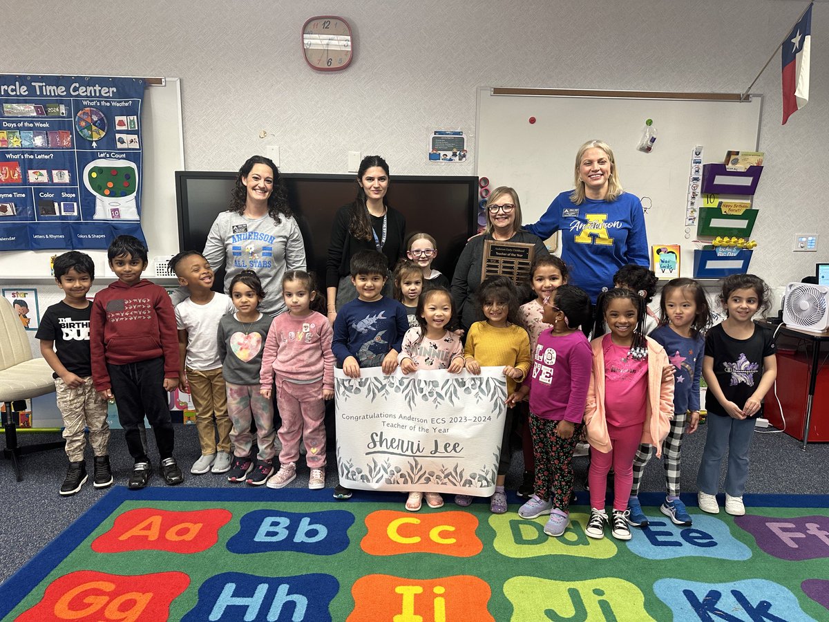 Congratulations to our Anderson Early Childhood Teacher of the Year Ms. Lee!! <a href="/AndersonECstars/">Anderson Early Childhood School</a> <a href="/PaigeZettler/">Paige Zettler</a>
