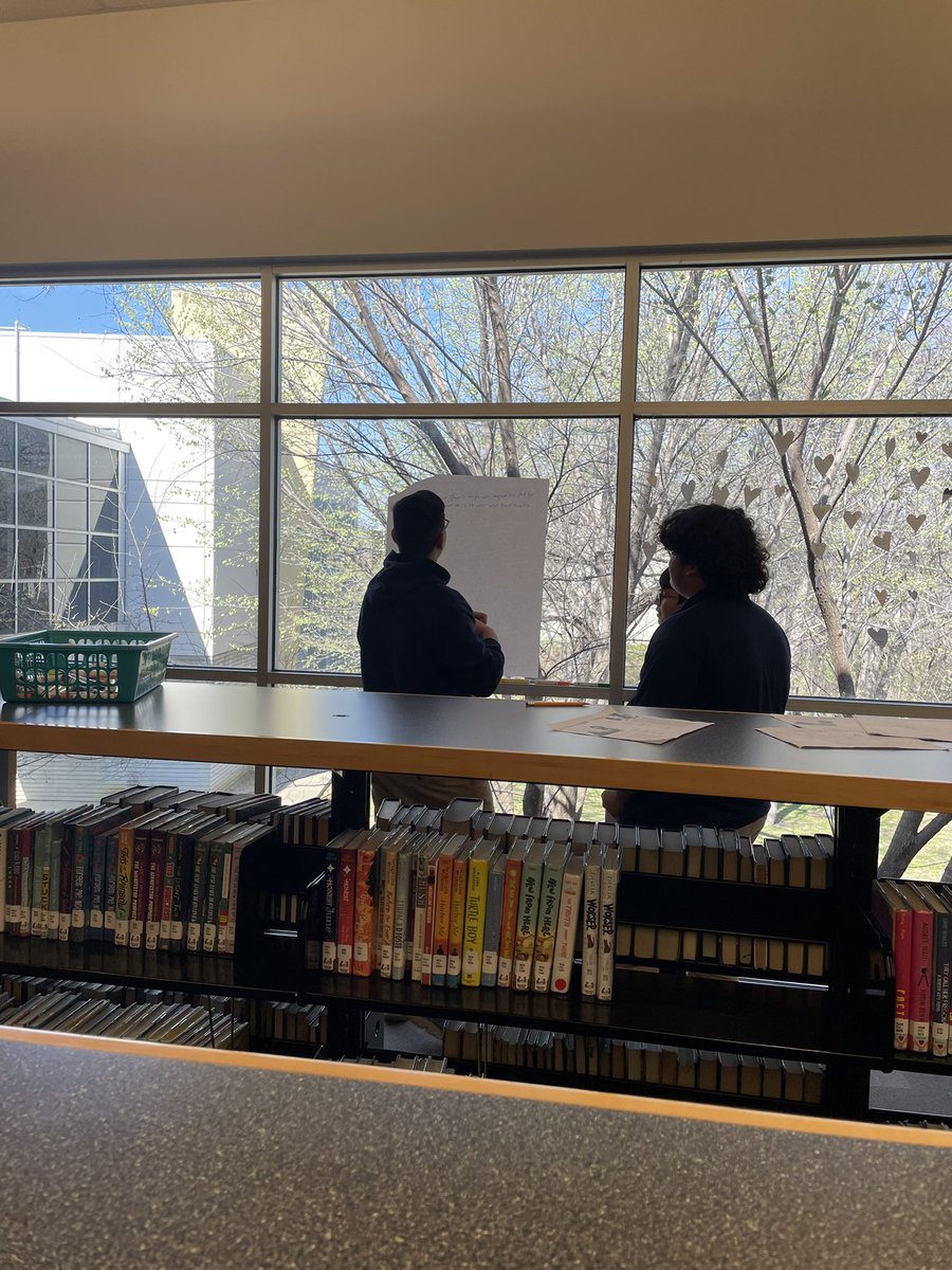 Coteaching, mixed levels, writing workshop, oh my! These 7th ELA teachers and students rocked today! <a href="/DeelightlyDiana/">Diana Morton</a> <a href="/TheJackieLong/">🌻 Jackie Long 🌻</a> <a href="/ramirezjan1988/">Janet Ramirez</a>