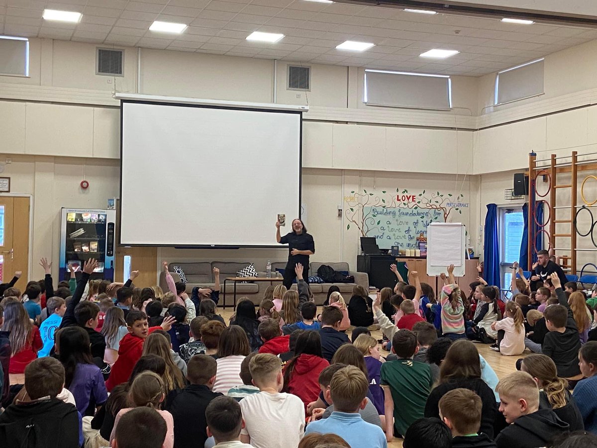 What a way to finish the week! We loved our visit from @whatSFSaid today. We loved hearing about his journey to becoming an award winning author and how he writes and redrafts his work Looking forward to welcoming @edgechristopher @MrSteveAntony next week 😊 #readingschool