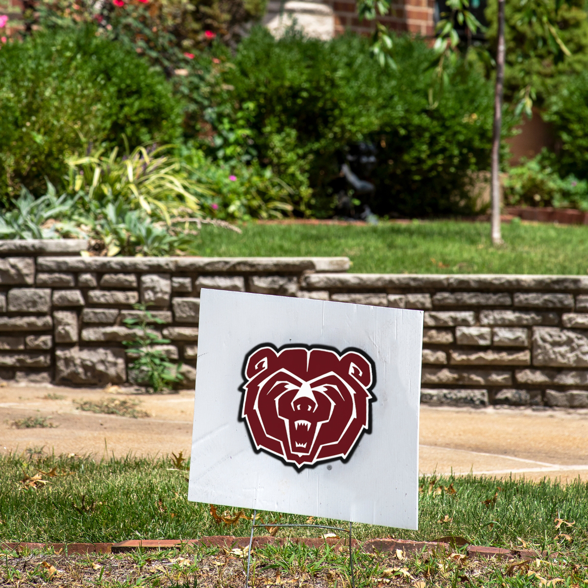 Create your own #BearPride yard sign with the St. Louis Alumni Chapter on Friday, March 29. 🐻 All materials will be provided in this instructor-guided DIY event. Learn more and save your spot today. bit.ly/4bUgJ0W

#GoBears #GoMaroon #MarooNation #STLBears #STLEvents