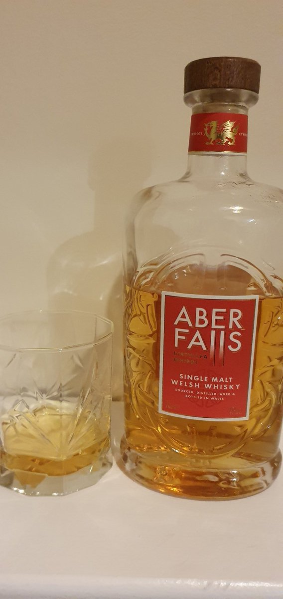 A very happy St David's Day to one and all. I didn't have any leeks to hand, so I'll just have to toast the saint with this fine tipple. #StDavidsDay2024