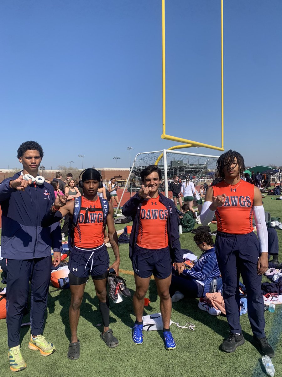 4x100 Relay…. Just 6 one hundredths from the school record🔥🔥🔥<a href="/EmanuelCrosby1/">Emanuel Crosby</a> <a href="/OffTaylorBriggs/">Taylor</a> Brandon DeVun and Q Noble!! #DAWGSUP!