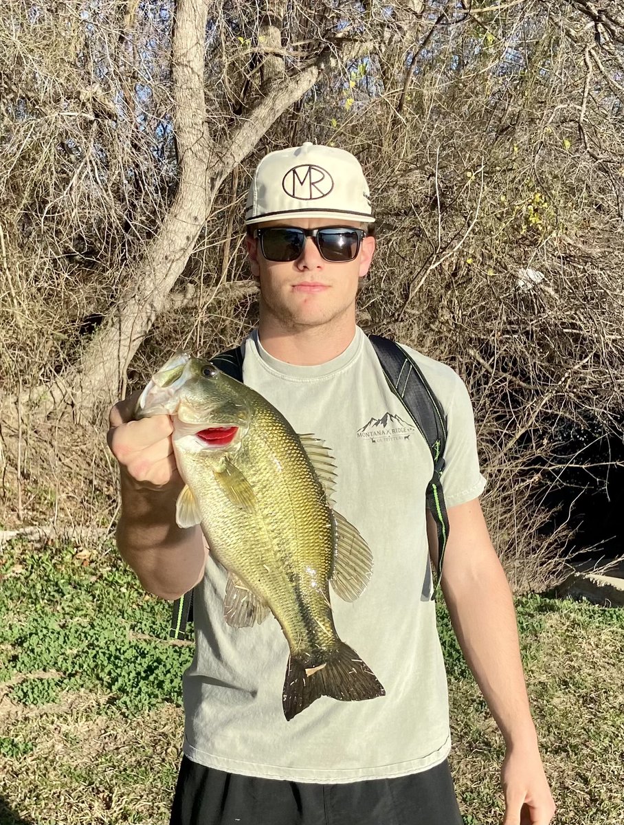 MROgear's tweet photo. What does a die hard hunter do in the off-season? Goes fishing!! Thanks for this pic sporting MRO gear! Visit https://t.co/Ay2PTKuUmL and get your MRO gear or a 2024 ranch/outfitter shirt subscription!! @WestonPolk @blitzemD #hunting #fishinglife https://t.co/pRu4yH3BO7