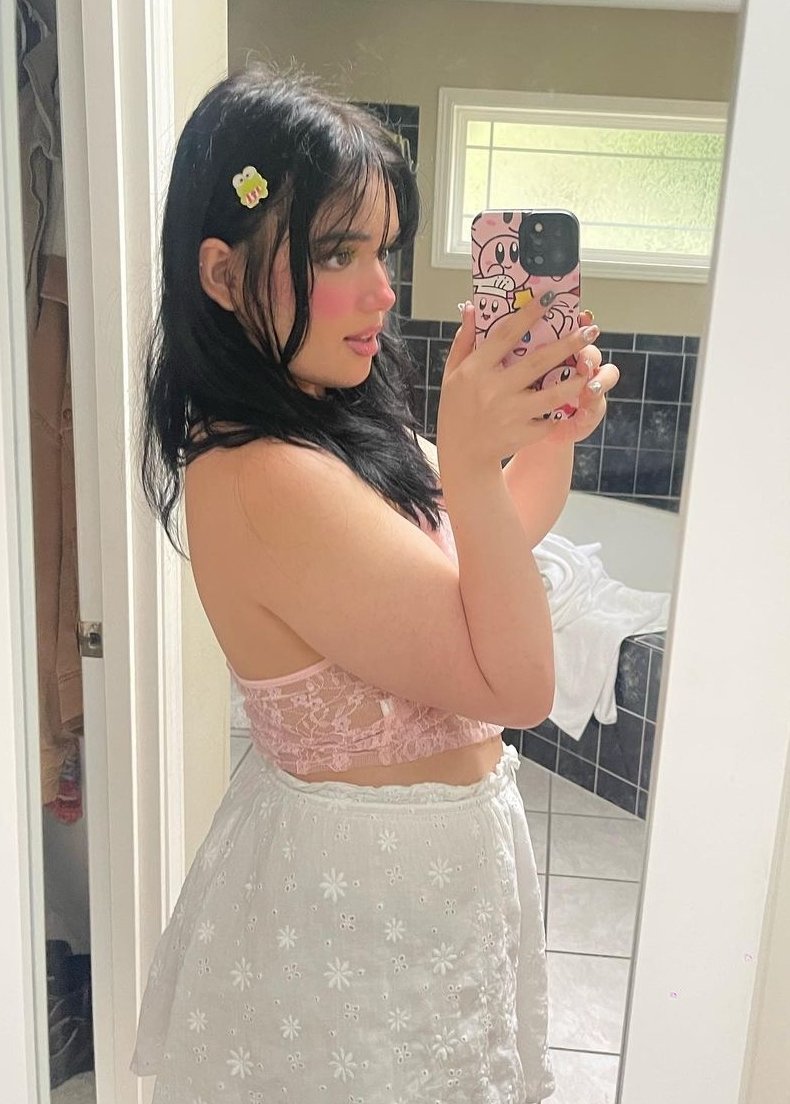 aveey51's tweet photo. Anyone wanna wank chat over some hentai and girls? #wankchat #wankbattle #cocktribute #hentai #cunny #trade https://t.co/KLpyR6cAdJ