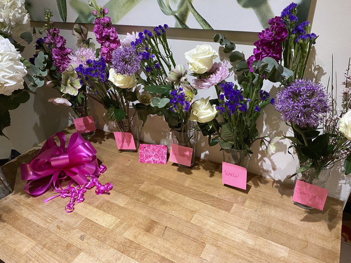 That’s the chaps <a href="/UHD_NHS/">University Hospitals Dorset NHS Foundation Trust</a> #TeamUHD thanked, quite embarrassed to receive a bouquet from <a href="/AmiriConstruct/">Amiri Construction</a> ❤️set to work breaking it down for the amazing women that have supported <a href="/LouClyde1/">Louise Clyde</a> <a href="/WillmottBelinda/">Belinda Willmott</a> Sophie / Zaneen &amp;Karen truly a #TeamUHD effort 💙 #donttweetwithbeeronboard