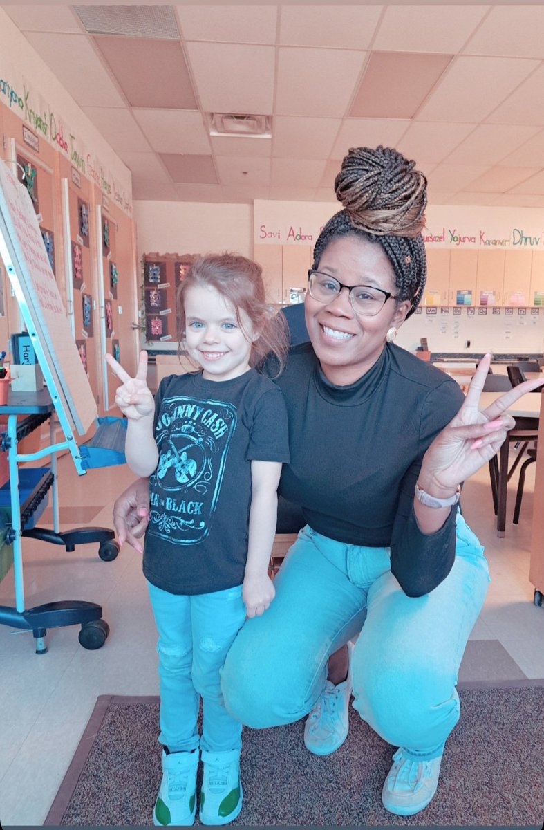 My Twin for the day! Her shoes beat mine though  <a href="/Jumpman23/">Jordan</a>