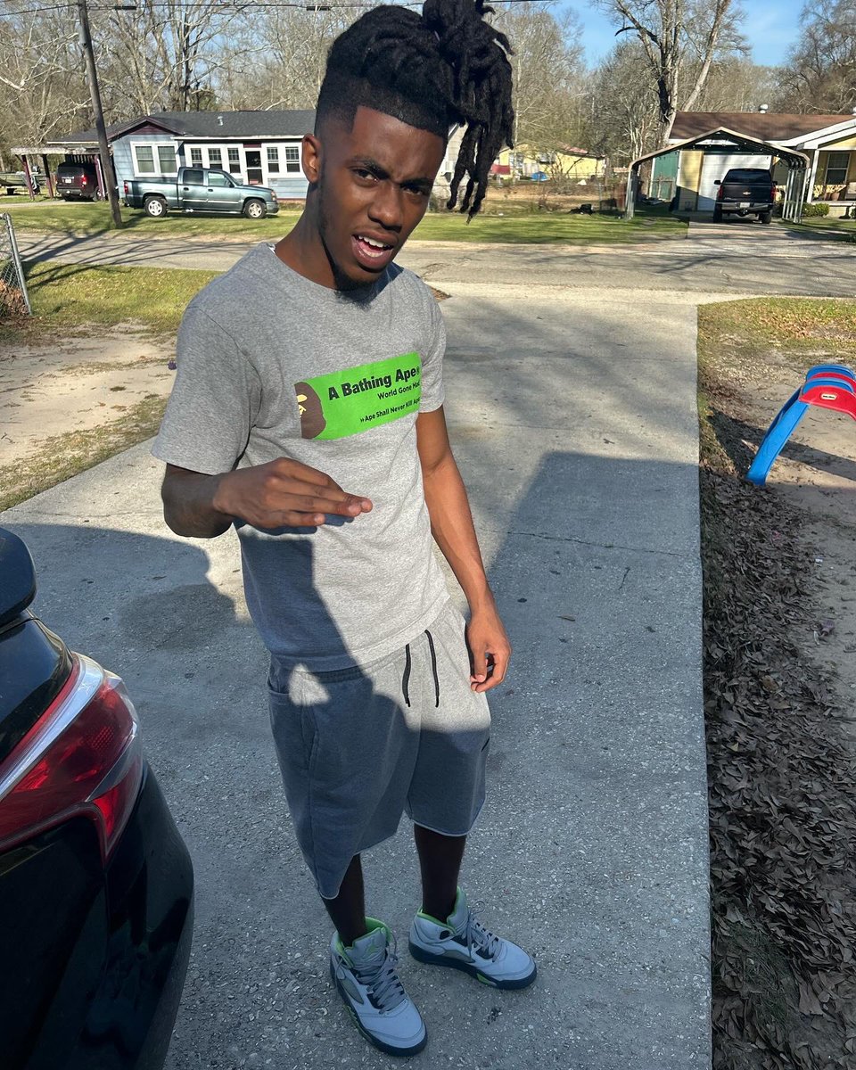 1400blknu's tweet photo. you gotta always stand fa sumn n live by certain morals, Real is rare that’s why you gotta appreciate and cherish da ones dat ain’t neva showed a flaw cause it ain’t too common💙 https://t.co/7ZV8vJ5fmZ