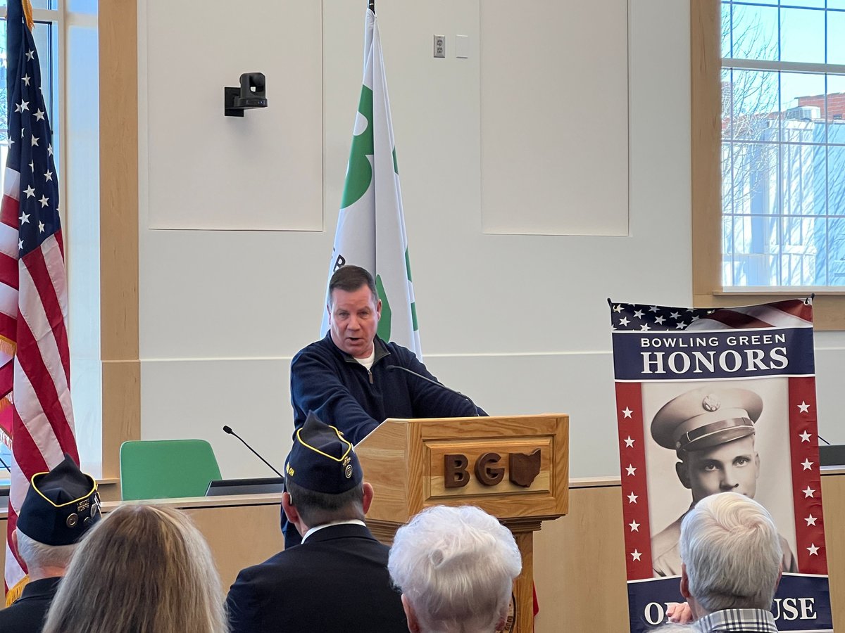 bg_mayor's tweet photo. The Hometown Heroes Project is consistent with our community values by recognizing the contributions and sacrifices of those who have served or are serving our country in the military.  I'm pleased to work with the Community Foundation on this program: https://t.co/Q0g4VuKFtO https://t.co/kAwcco8N3d