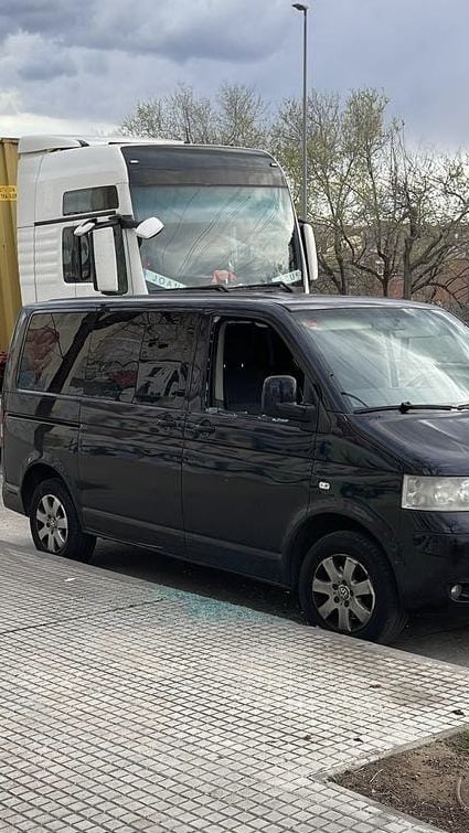 VoxTerrassa's tweet photo. Más de 15 robos en vehículos perpetrados por un marroquí.
La izquierda y el separatismo promueven su llegada y luego tú los sufres.
Seguiremos denunciando la inseguridad provocada por la inmigración masiva pese a la censura.
#CuidaTerrassa #SóloQuedaVOX https://t.co/Rz5V6j4J9r