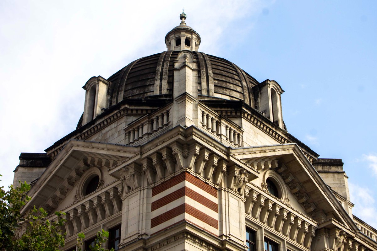 Decorated Dome

(Cromwell Road, London, September 2023)      

#photography #urbanphotography #architecturephotography #cityscapes #architecture #dome #RenaissanceStyle #RenaissanceStyleArchitecture #VictoriaAndAlbertMuseum #CromwellRoadLondon #London