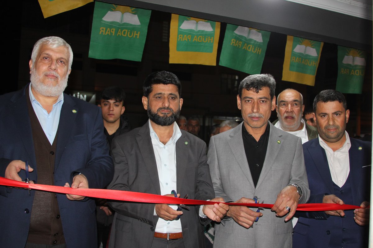 SalihDemirResmi's tweet photo. Bug��n Doğankent mahallemizin seçim bürosu açılışına katıldık. 
Rabbim hayırlara vesile kılsın. 
Bu sefer HÜDA PAR.
Artık HÜDA PAR belediyeciliği zamanı geldi.
#BizimleOlur. https://t.co/8Z2WHvLI5r