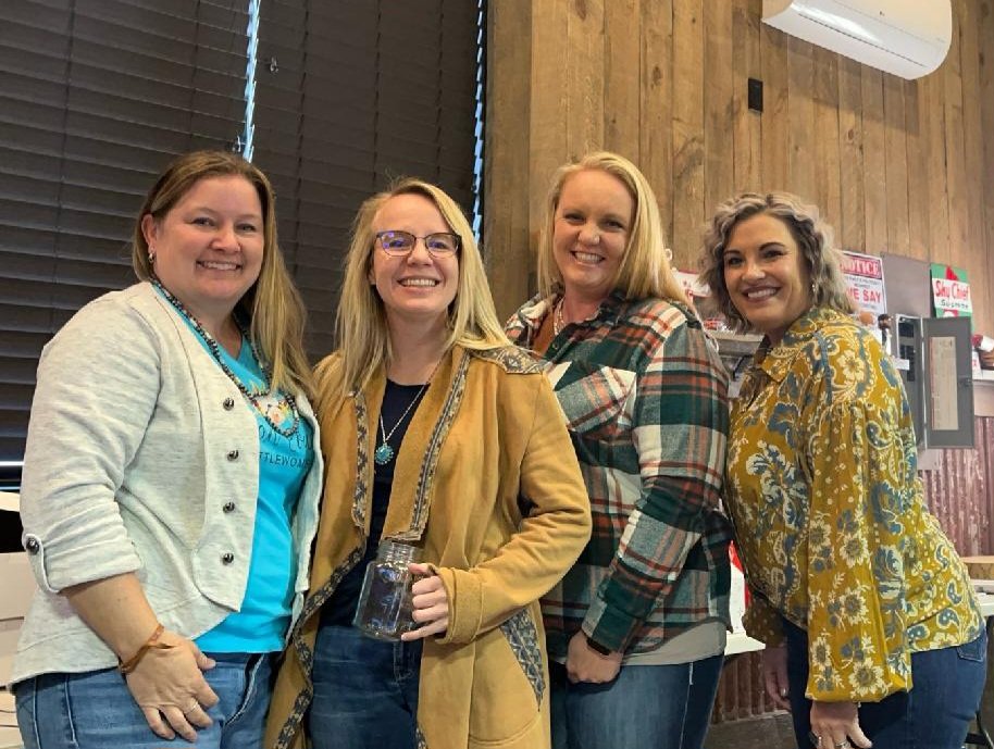 dusty4colorado's tweet photo. Thank you to the Logan County Cattlewomen 's PAC for hosting a community roundtable event on my behalf. It was a fun morning talking with you all!
#DustyforColorado #CommunityRoundtable
#AGvocate #LongLiveCattlewomen https://t.co/vtqetOtcHQ