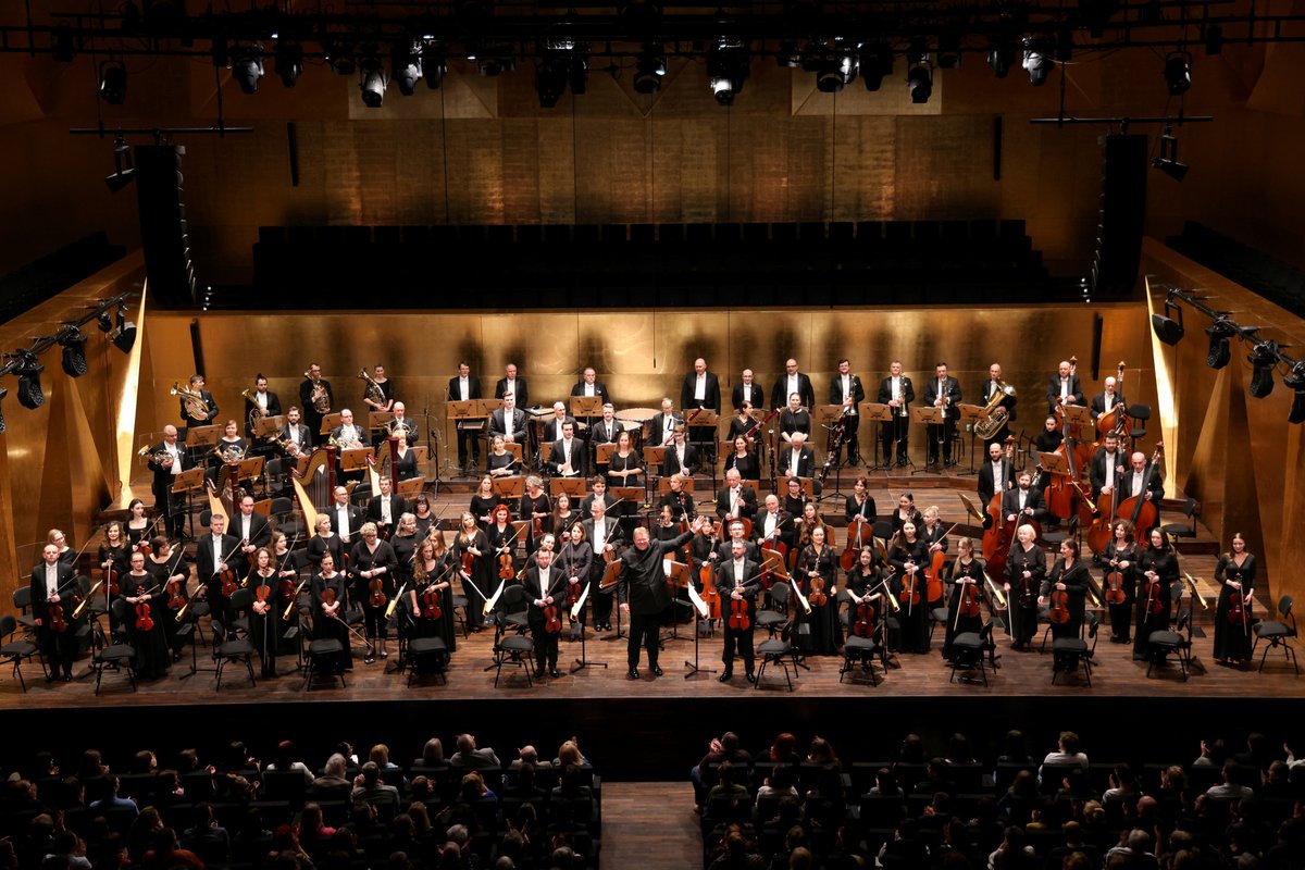 BRUCKNER | Symfonia nr 8

Patronem Sezonu Jubileuszowego w Filharmonii w Szczecinie jest STRABAG.

fot. Cezary Aszkiełowicz