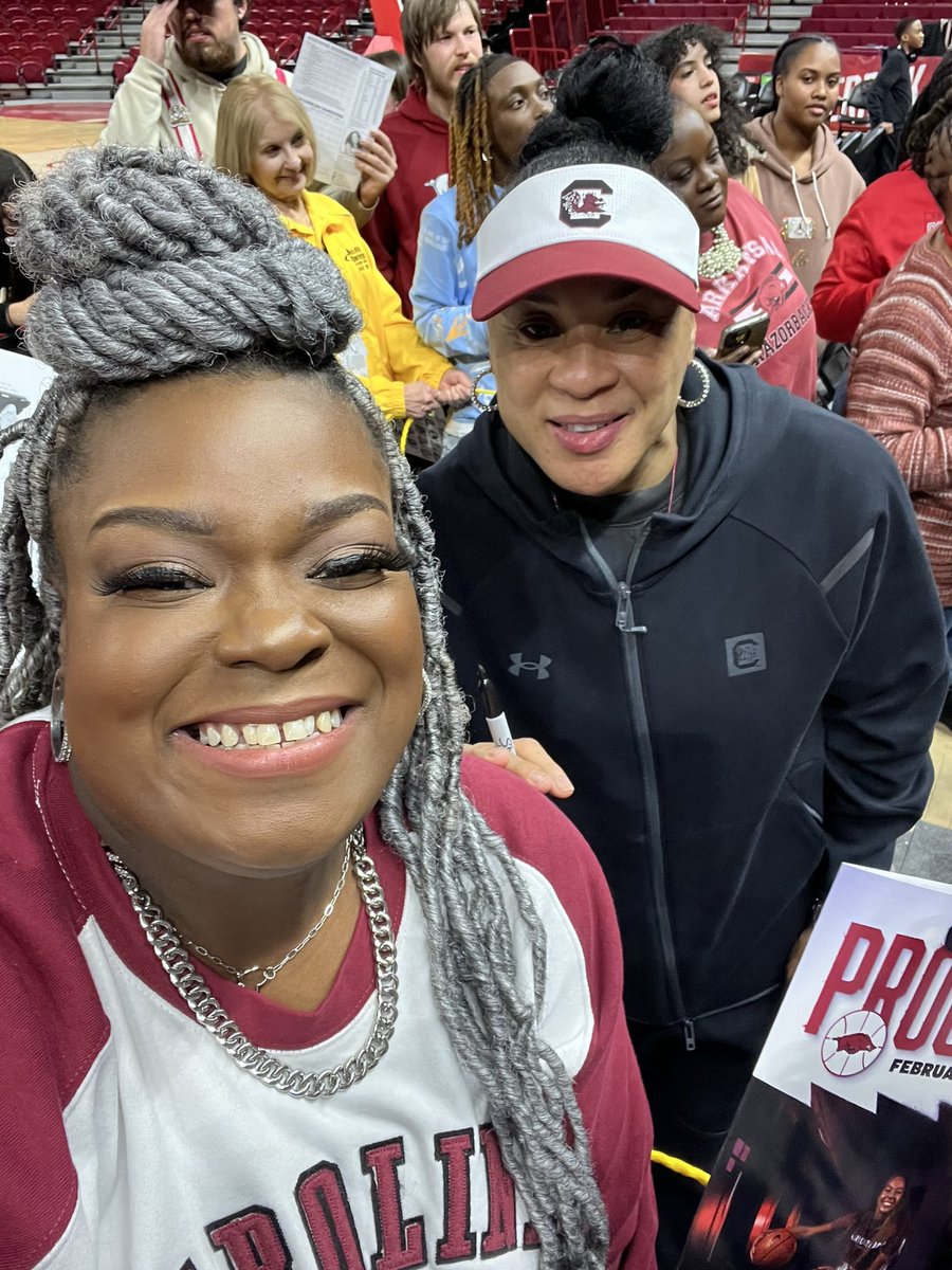 OnlyOneMe_Korsi's tweet photo. Real dreams do come true!! ❤️The @dawnstaley! 💪🏾If you know me, then you know what this really meant to me!! 🥺 #blessed https://t.co/XSYWx7Uh23