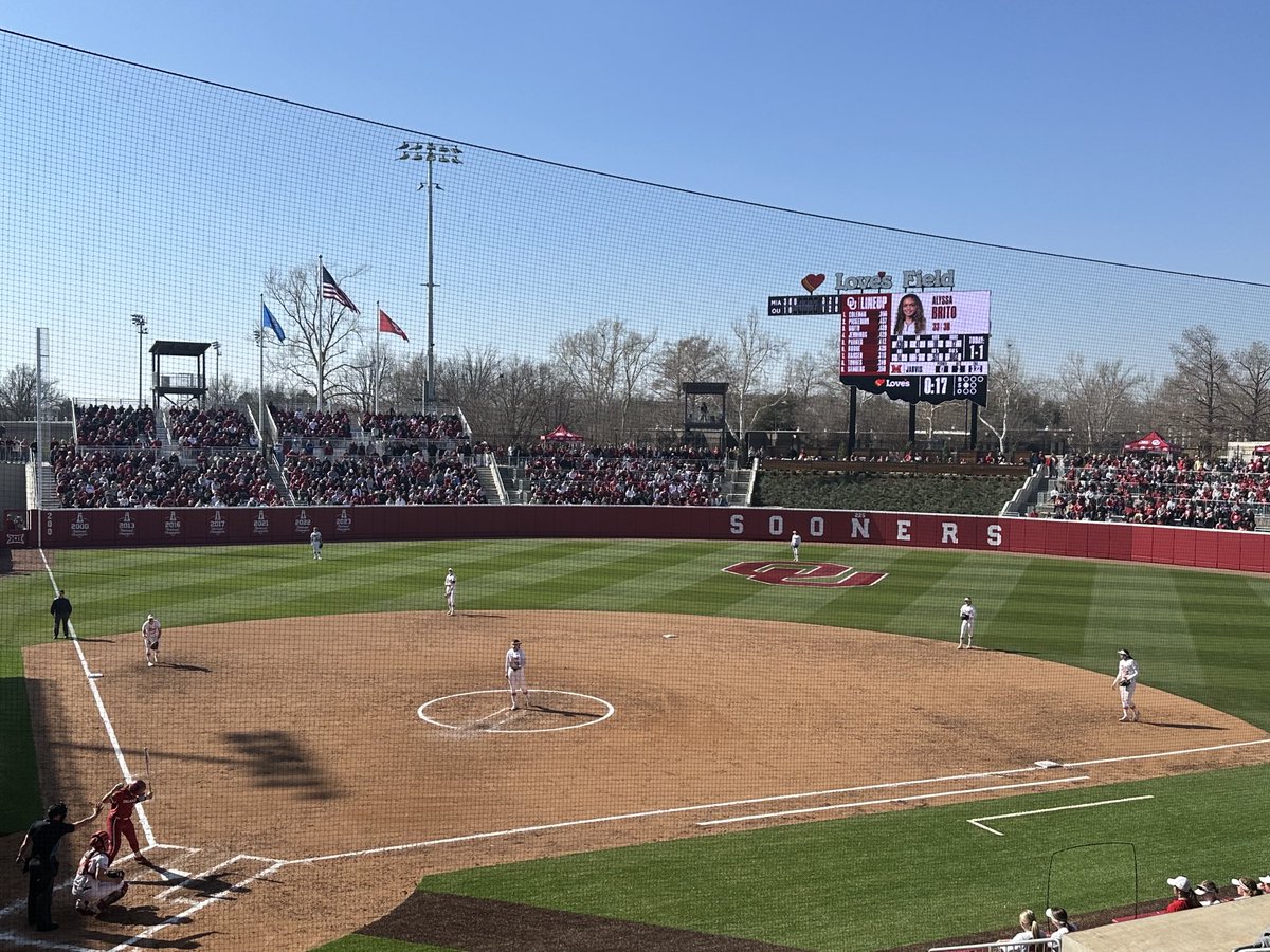 Holly Rowe tweet media