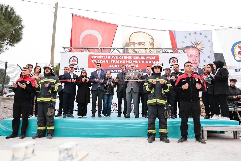 akgencbuldan's tweet photo. İlçemizin güvenliğini artıracak ve acil durumlarda daha hızlı müdahale imkanı sağlayacak Denizli Büyükşehir Belediyesi Buldan İtfaiye Hizmet Binamızın açılışını gerçekleştirdik.

Şehrimizin her köşesine güven ve hizmet götürmeye devam edeceğiz. Hayırlı uğurlu olsun.
@osmanzolan https://t.co/gsXXtwzUlf