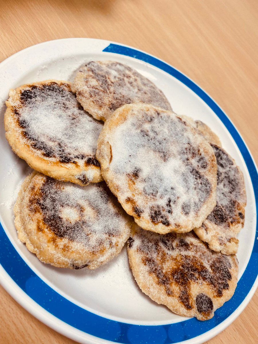 Dydd Gŵyl Dewi Hapus 😊 Delicious welsh cakes made by the young people today #StDavidsDay #AncoraHouse #CYPMentalHealth