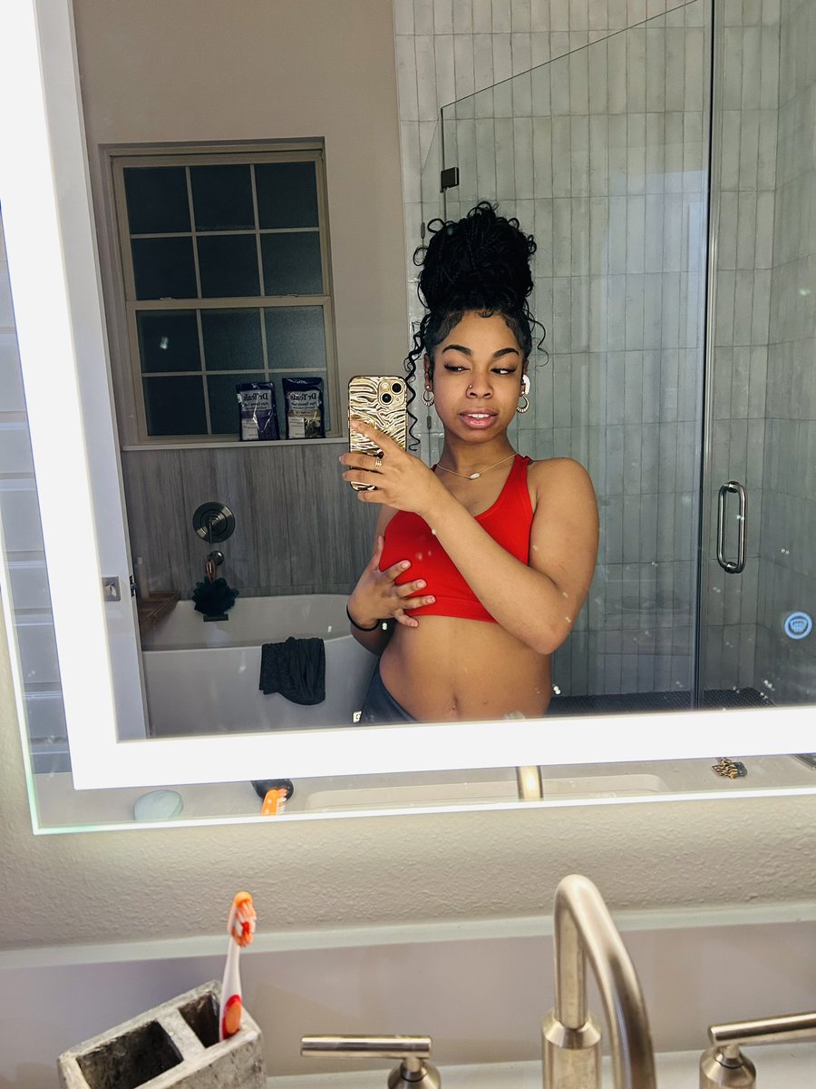 And to my momma girl ty for this face it’s sexyyyy