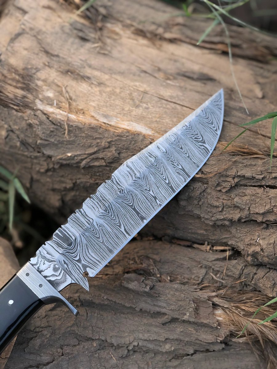 New Handmade Damascus Steel Hunting Knife For Sale

Comes with Beautiful Hand Stitched Cow Hide Leather Sheath Cover

DM me for Order or more Details.

#kniveswood #knife #usa #Hunter #HunterXHunter #hunting