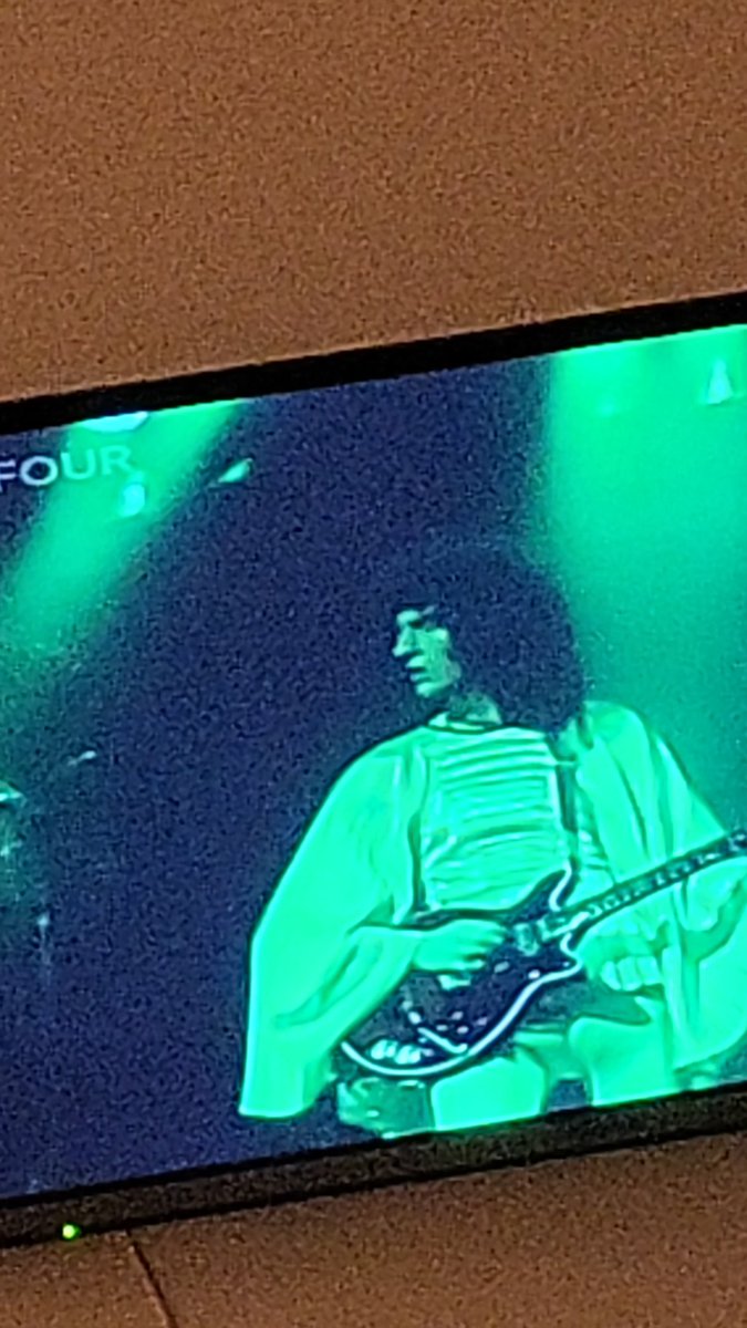 Watching Queen on ƁBC4 live at the Hammersmith Odeon 1975 .........its good it is ! Mind you, I've had a drink . 🙂