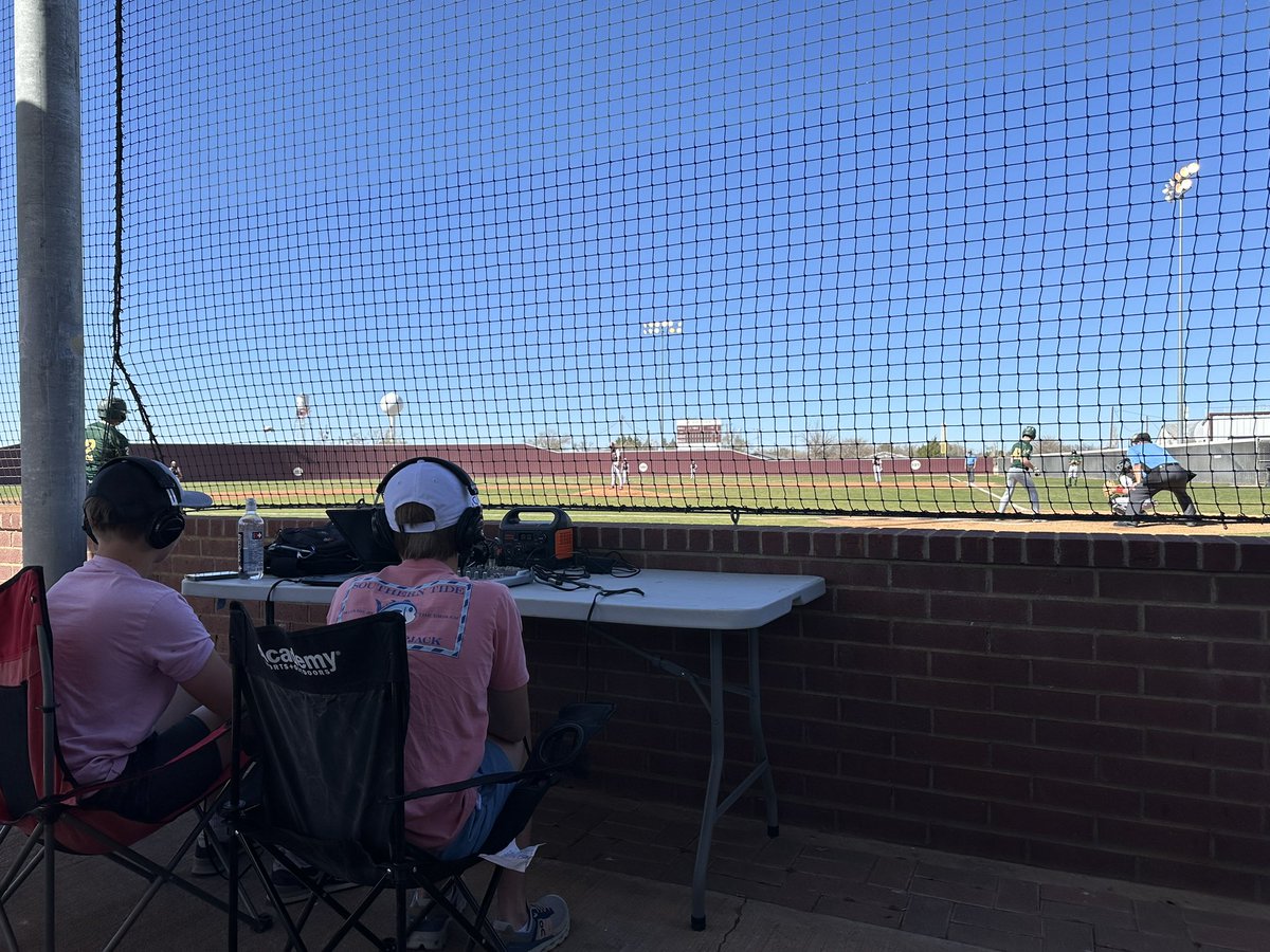 GreenTractorman's tweet photo. Whatch out @GeoffHaxton These boys are coming for your job! Gruver vs Springlake Earth at Ralls https://t.co/sy1wpp77di