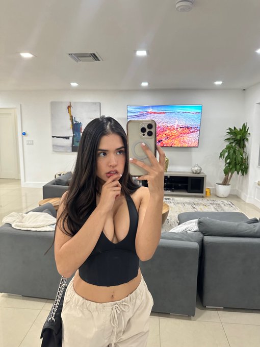 me gustan los viernes https://t.co/P0ZLXEeBLR