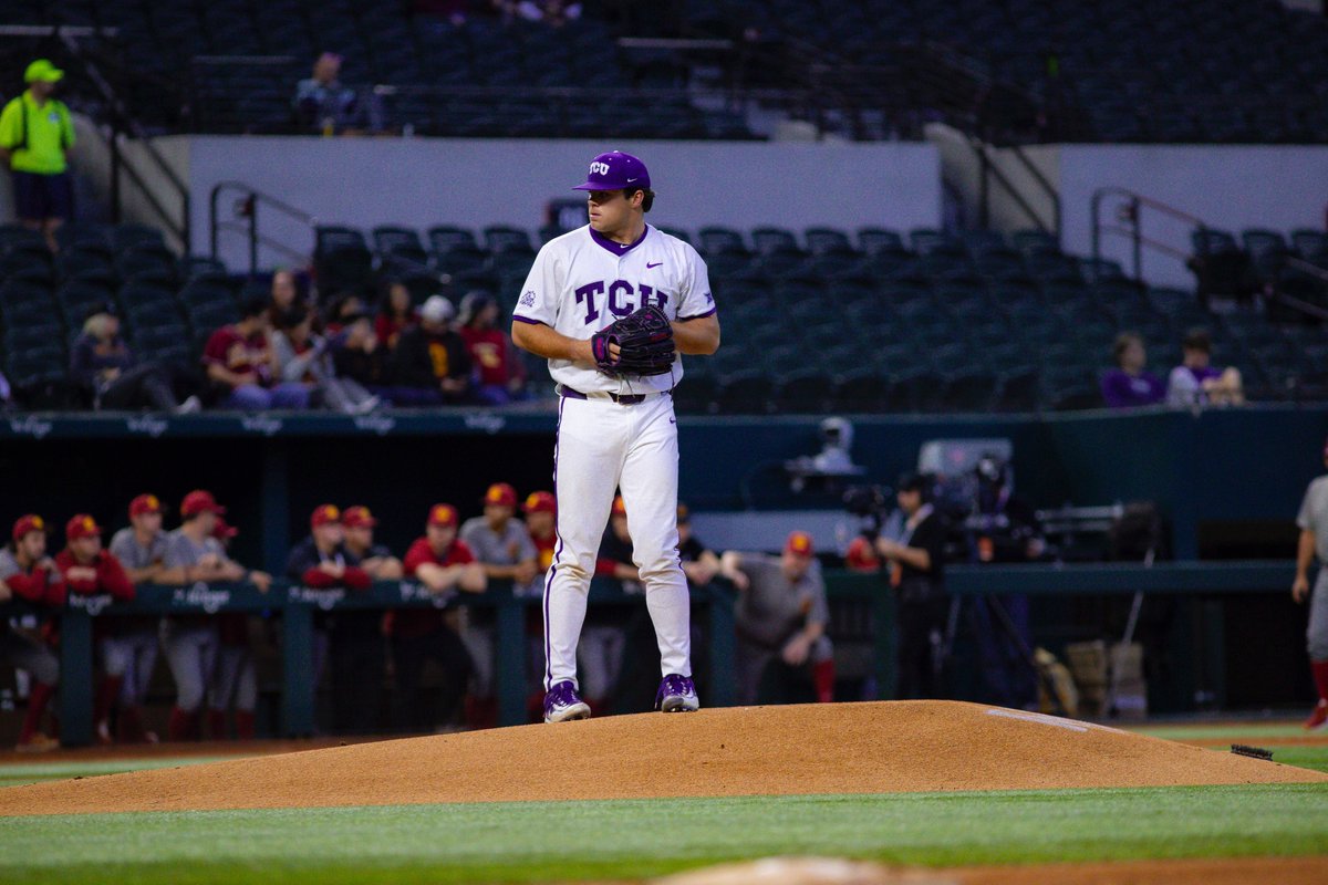 TCU_Baseball's tweet photo. T4 | Tolle works out of another jam in fourth. He has a season-high eight strikeouts.
USC 2, TCU 1 - Mid 4
#FrogballUSA | #GoFrog s https://t.co/dtaorTm40G