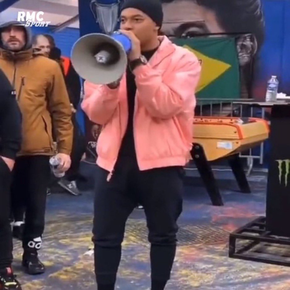 𝐸𝑙𝑓𝑙𝑎𝑘𝑑𝑜 tweet media