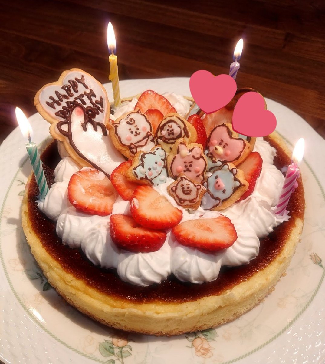 「娘への誕生日ケーキ今年はstraykidsピョレピョレ～できるだけ毎年、その時ハ」|🌻にゃんた🍧のイラスト