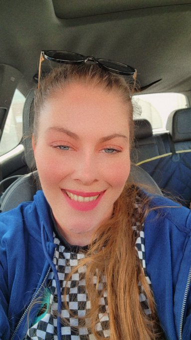 Happy Friday y'all 🥰💋 https://t.co/1GPbzBnllA