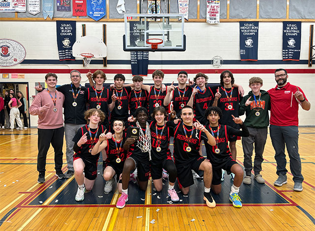 HometownNewsLC's tweet photo. 🏀🥇 Smiths Falls' junior boys' basketball team secures an unforgettable victory in the EOSSAA tournament! 🎉Full story here: https://t.co/Jfwt9pOcbu
#HometownNewsSF #HometownNewsSmithsFalls #HometownNews #SmithsFalls #RedHawks #SFDCI #EOSSAA https://t.co/9bGmeQc47m