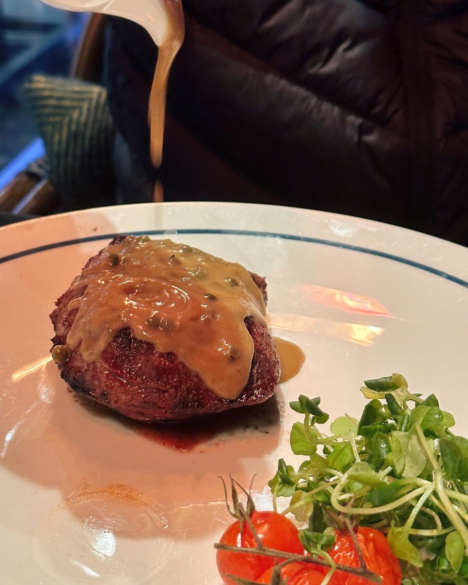 djsandbjs's tweet photo. Leicester Square Friday Night Dinner!😋🍽 https://t.co/5lamgUAWR7