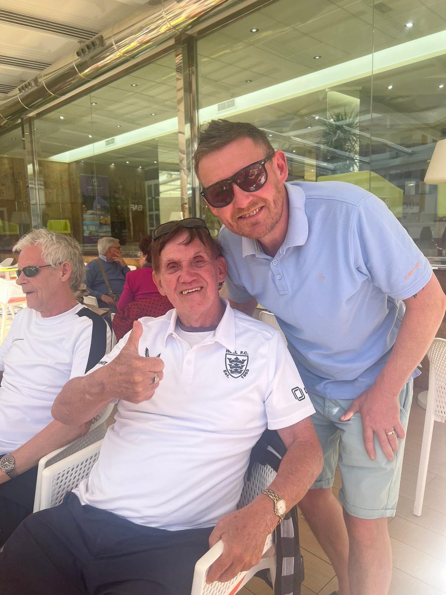 Celebrating dads 80th in Spain 🇪🇸